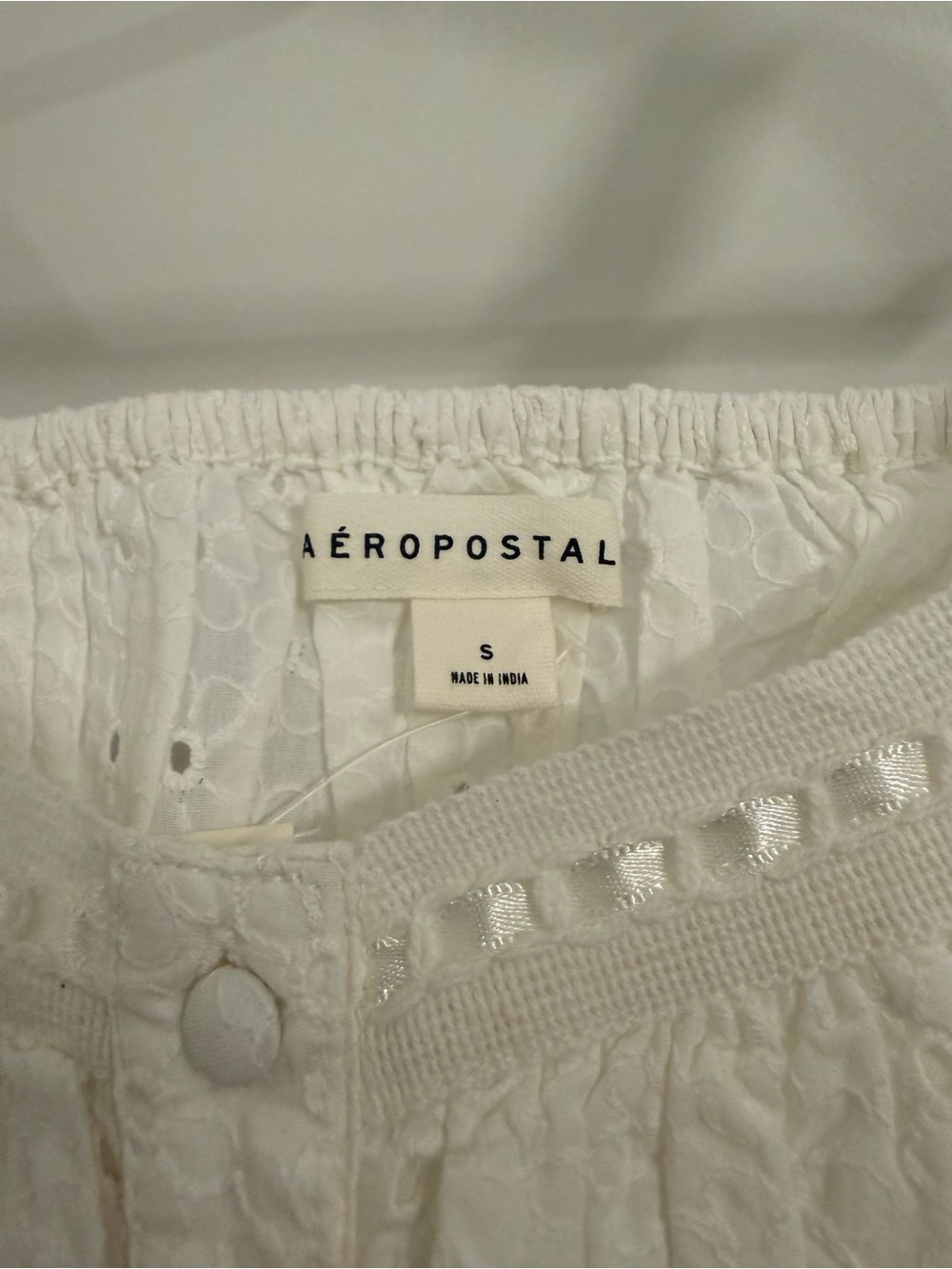 Aeropostale White Eyelet Button-Front Cropped Camisole - Picture 6 of 11